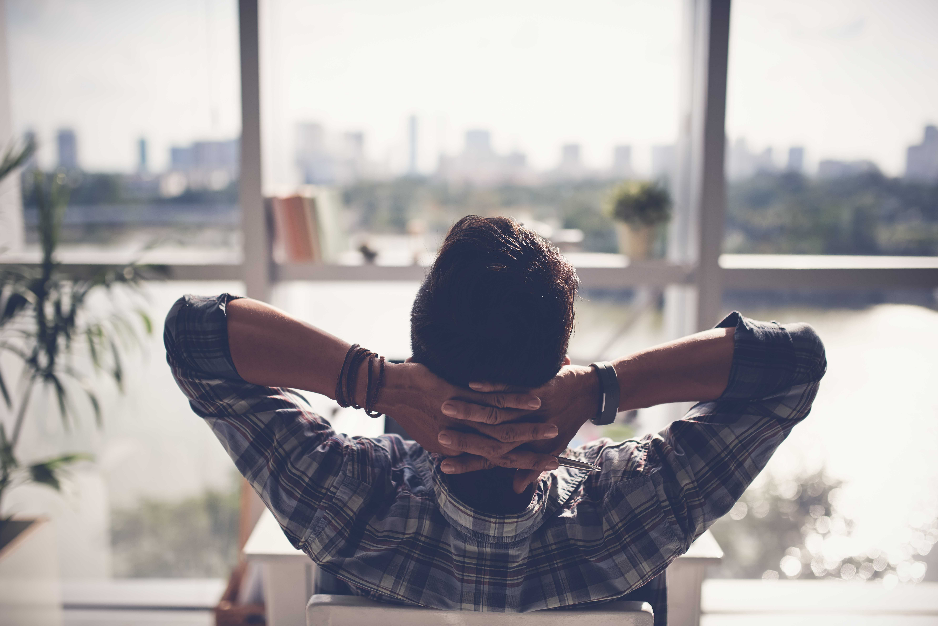 استراحة موظف من العمل استراحة موظف من العمل